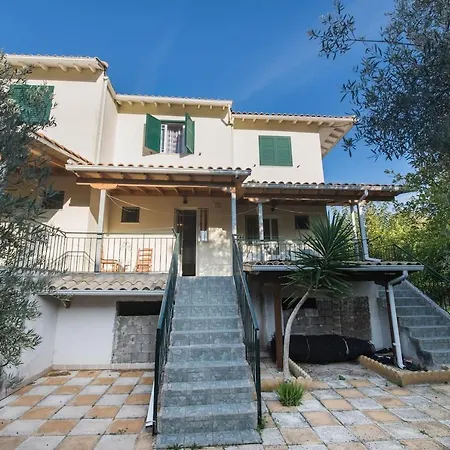 Zeta's Two Floor House In Lejlighed
